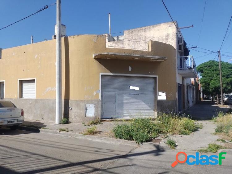 Casa mas local en venta villa mitre bahia blanca