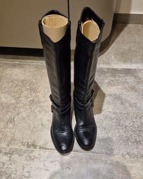 Botas prune Botas prune