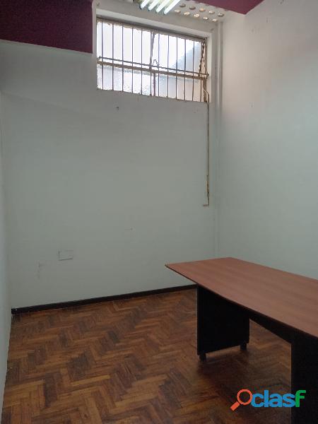 Vendo Oficina muy buena ubicación 30 m2 Dueño Directo 2