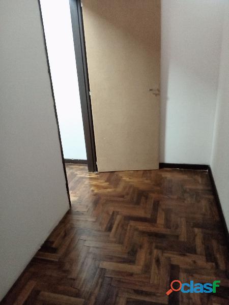 Vendo Oficina muy buena ubicación 30 m2 Dueño Directo 6