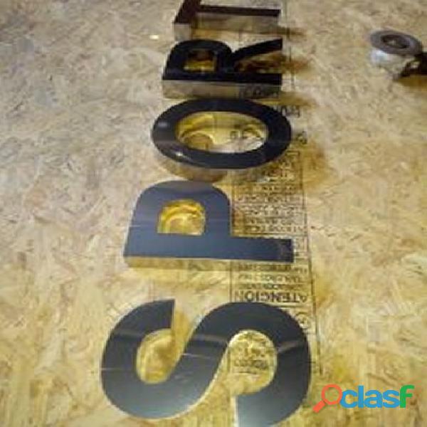Letras para barcos en acero brillante zona el tigre 1